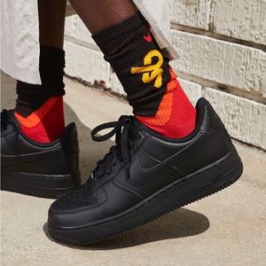 NIKE - Air Force 1 - black - size 8 women’s